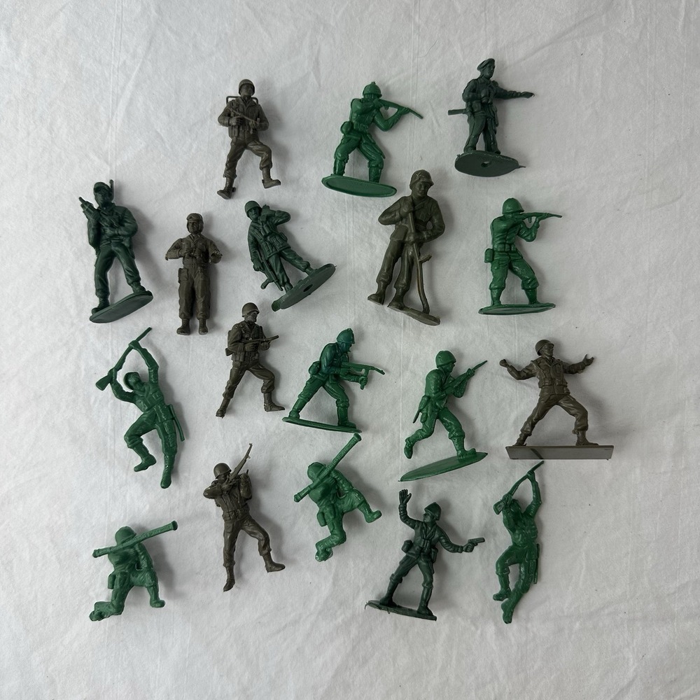Vintage 18 pc Tim-Mee & High Kong Plastic Army Men Toy Solders Mixed Lot Look!
